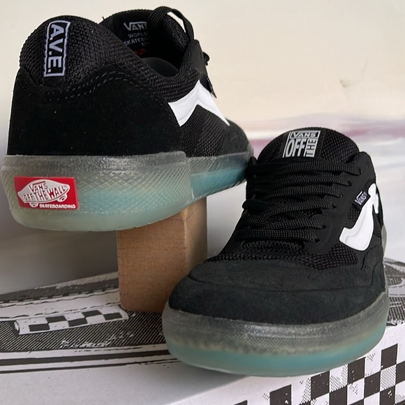 Vans Men’s Ave
Black/White
VN0A5JIBY28
Sneakers - Picture 6 of 16